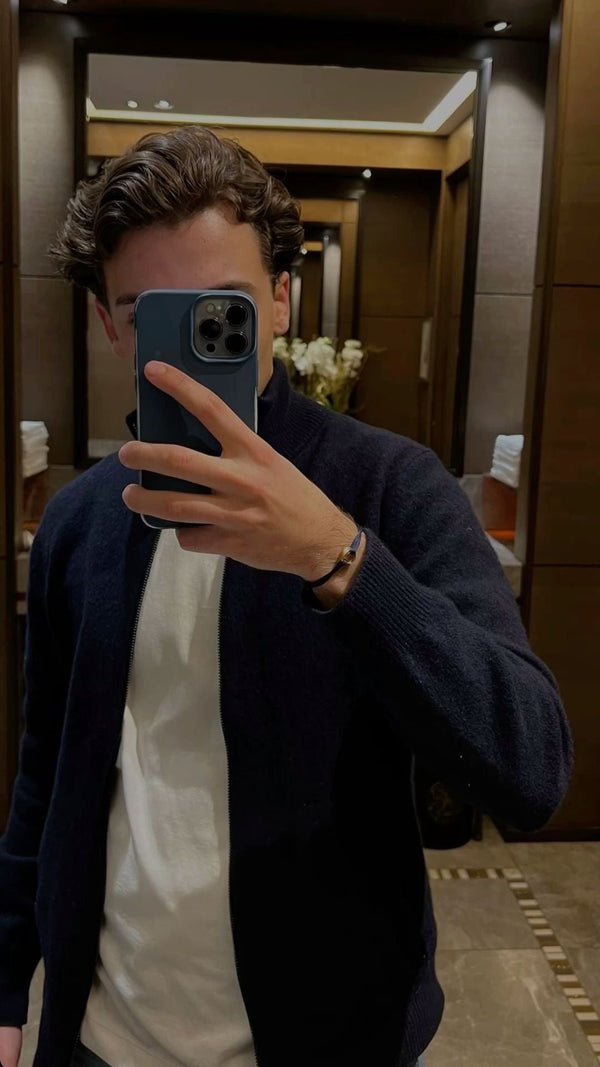 Simon, 21